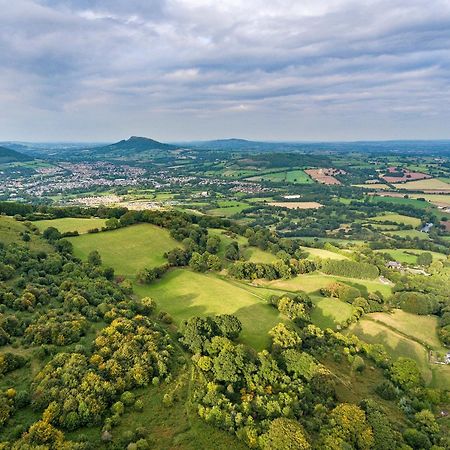 The Lodge Wonastow Bagian luar foto