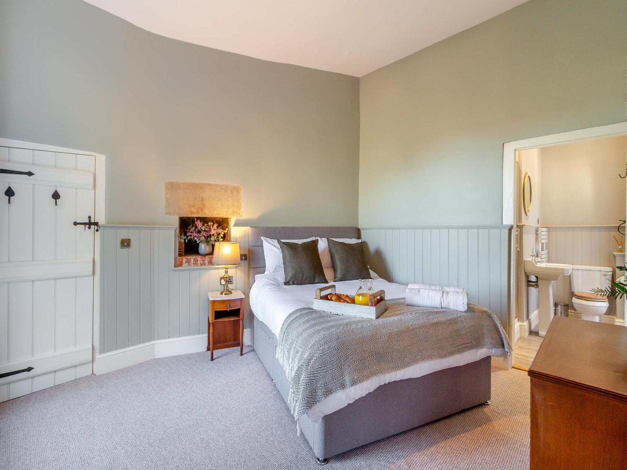 The Lodge Wonastow Bagian luar foto