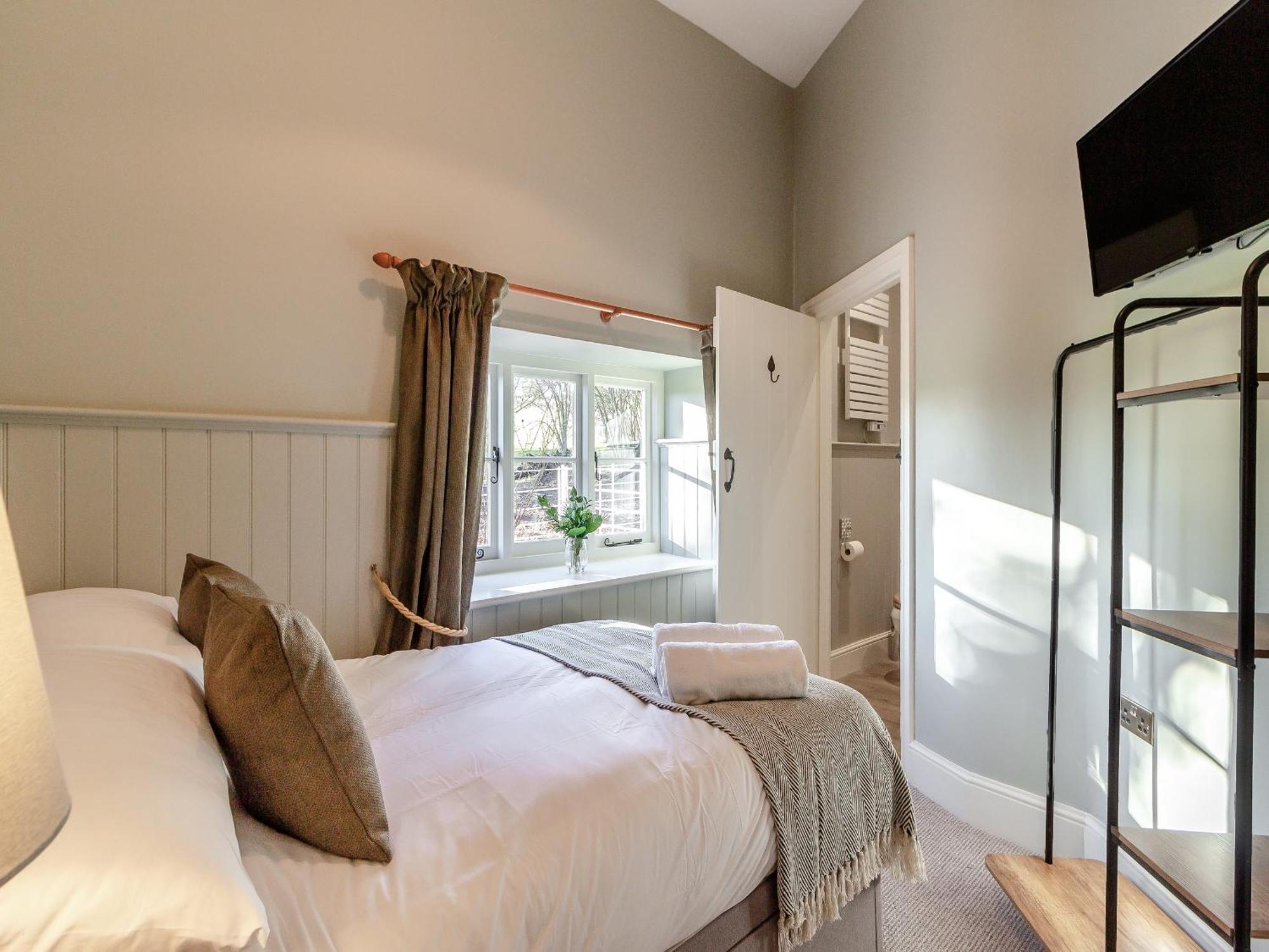 The Lodge Wonastow Bagian luar foto