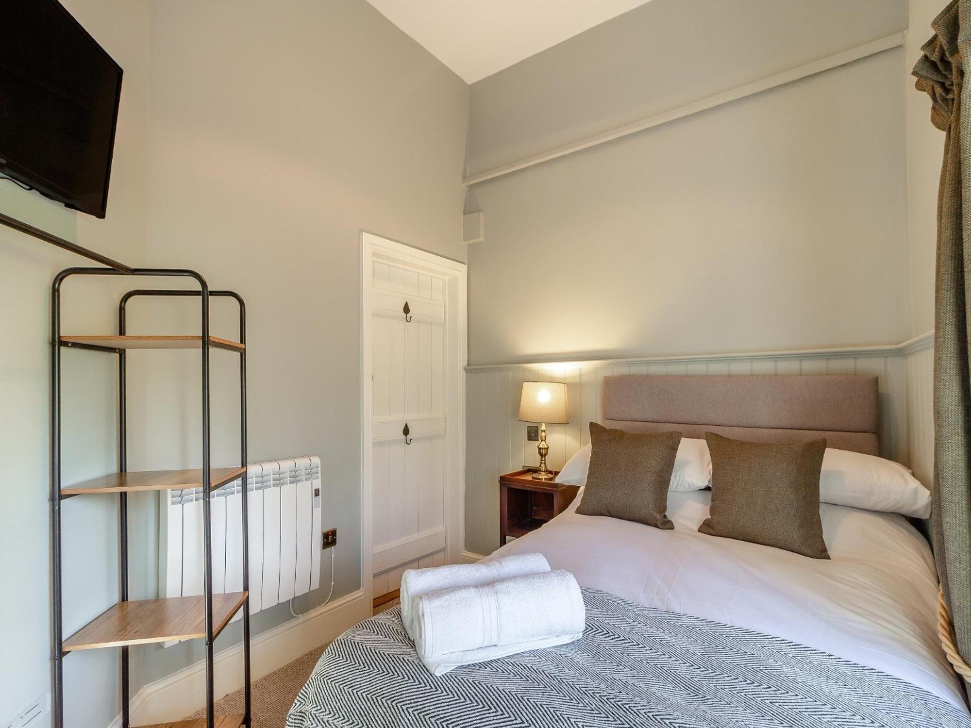 The Lodge Wonastow Bagian luar foto