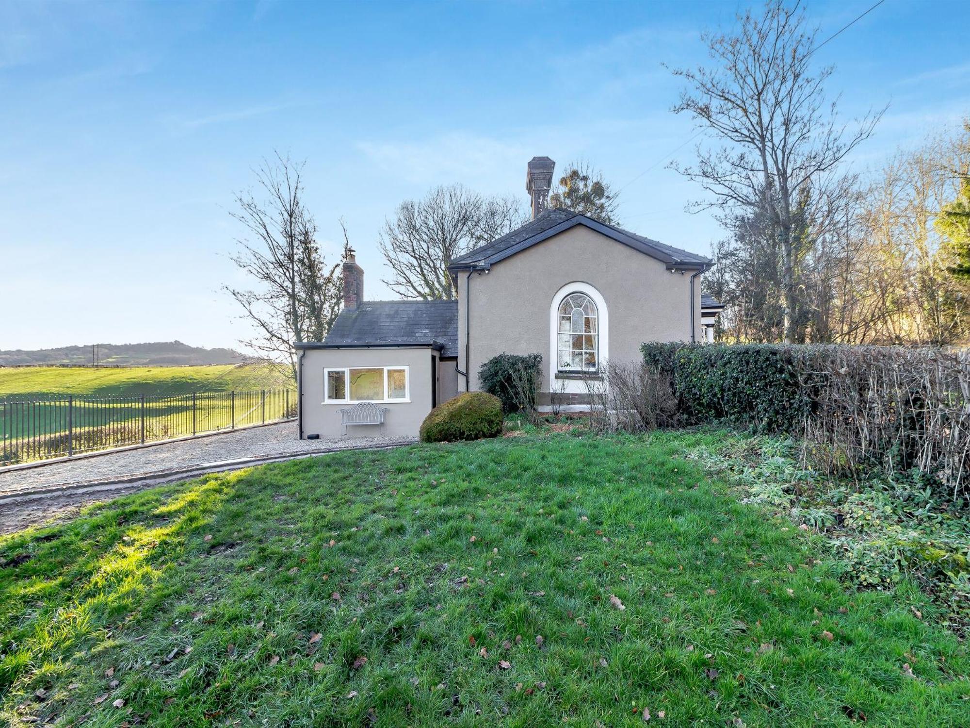 The Lodge Wonastow Bagian luar foto