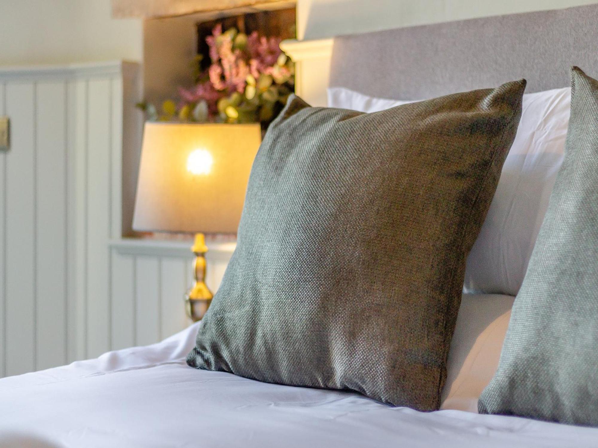 The Lodge Wonastow Bagian luar foto